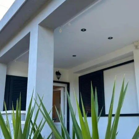 Family House Aldo - Family House With Four Bedrooms And Sea View