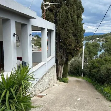 Semesterbostad Family House Aldo - Family House With Four Bedrooms And Sea View