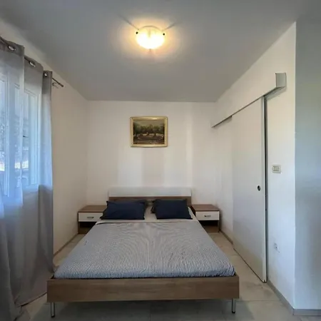 Family House Aldo - Family House With Four Bedrooms And Sea View * Rogac