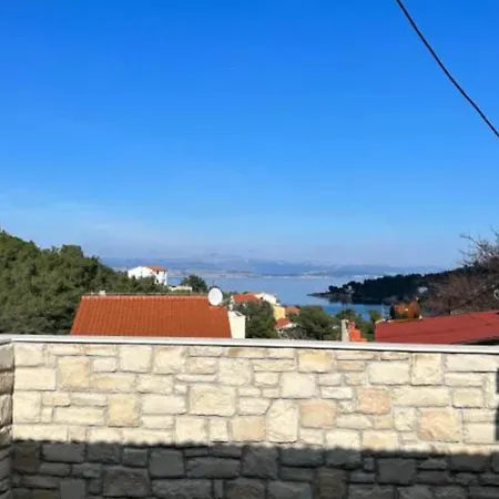 Holiday home Family House Aldo - Family House With Four Bedrooms And Sea View Rogac