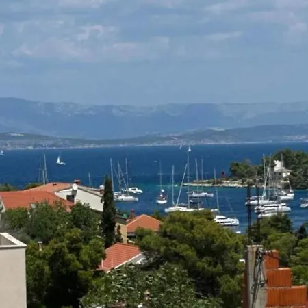 Family House Aldo - Family House With Four Bedrooms And Sea View * Rogac